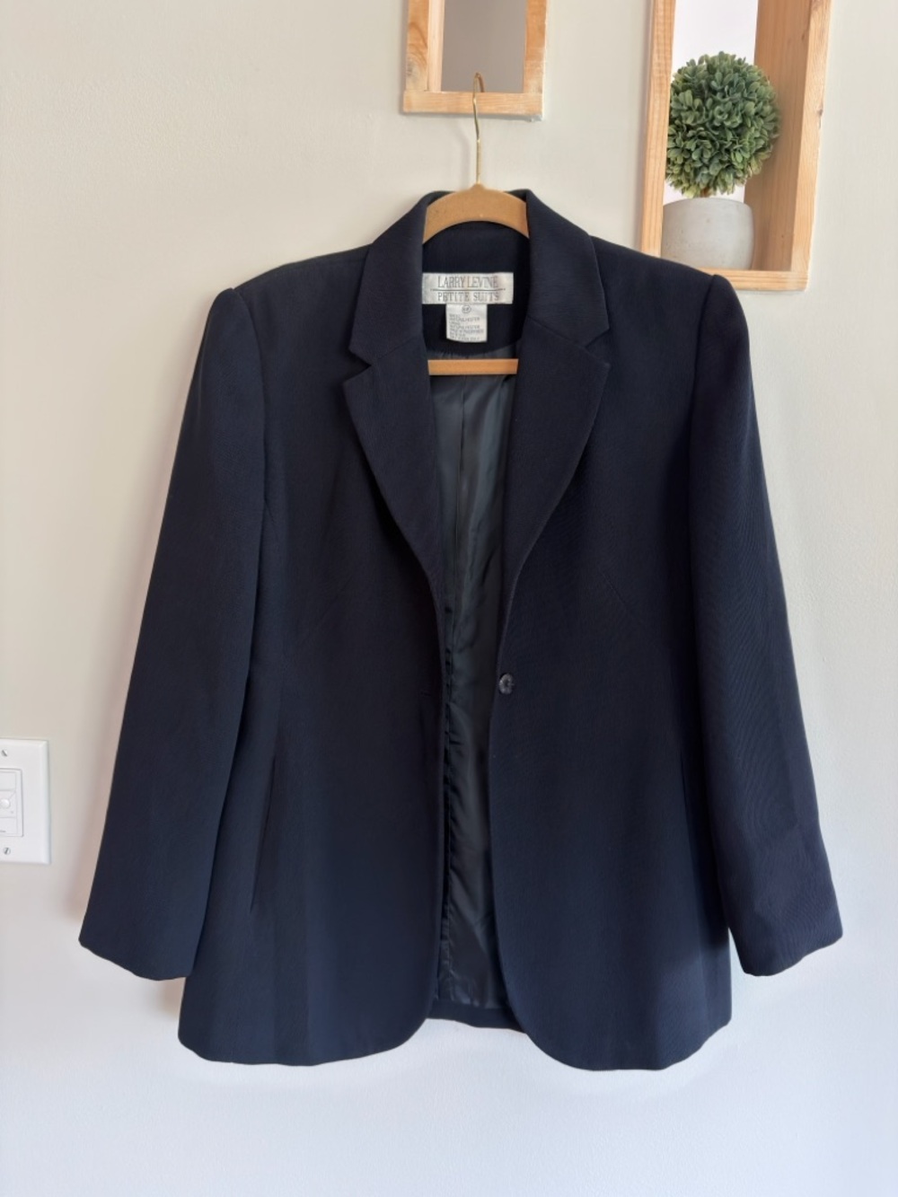 Larry Levine Women's Navy double-Button Blazer